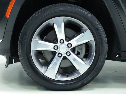 Used 2022 Jeep Grand Cherokee L Limited RWD image 8