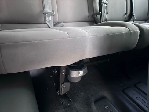 Used 2020 Nissan NV 3500 S image 17