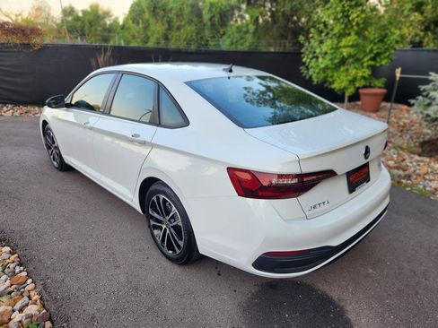 Certified 2024 Volkswagen Jetta Sport image 3