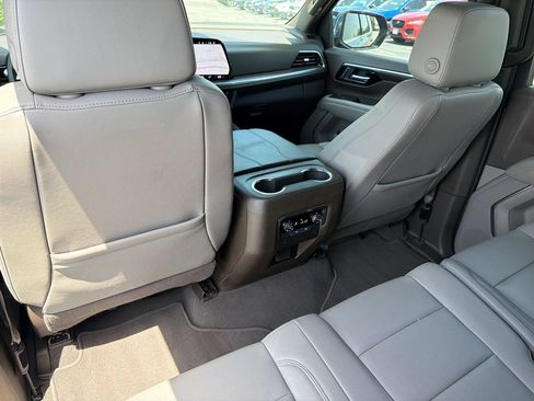 Used 2025 Chevrolet Tahoe LT AWD/4WD image 16