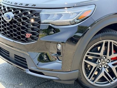 New 2026 Ford Explorer ST w/ Sun And Sound Package