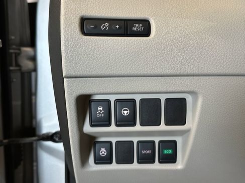Used 2020 Nissan Rogue Sport SL w/ Premium Package FWD image 17
