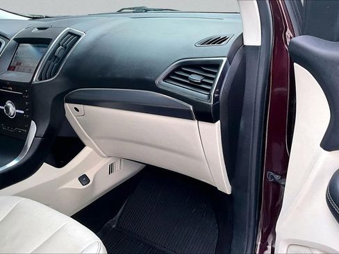 Used 2019 Ford Edge Titanium image 26