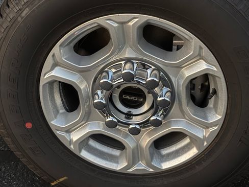 New 2026 Ford F350 XLT w/ XLT Premium Package AWD/4WD image 14