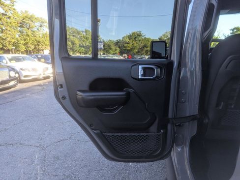Used 2019 Jeep Wrangler Unlimited Rubicon AWD/4WD image 36