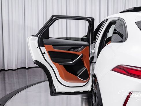 Used 2024 Jaguar F-PACE SVR image 47