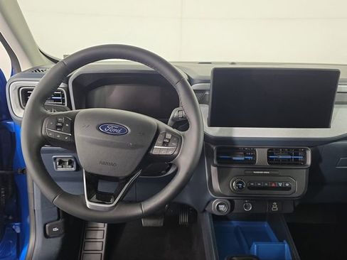 Certified 2025 Ford Maverick XLT w/ XLT Luxury Package image 11