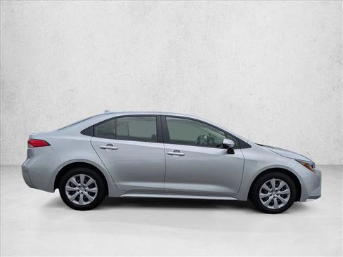 Used 2023 Toyota Corolla LE FWD image 4