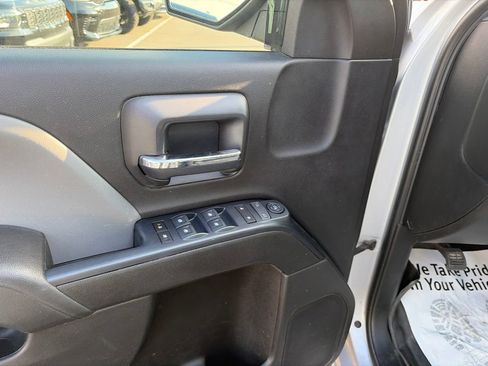 Used 2018 Chevrolet Silverado 1500 Custom w/ Custom Value Package AWD/4WD image 21