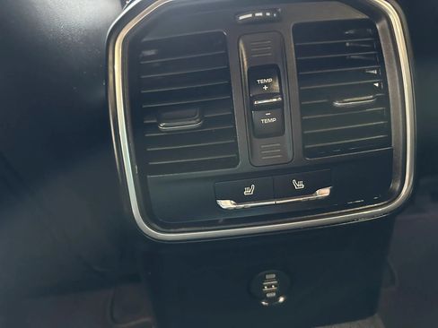 Used 2017 Porsche Macan GTS AWD/4WD image 36