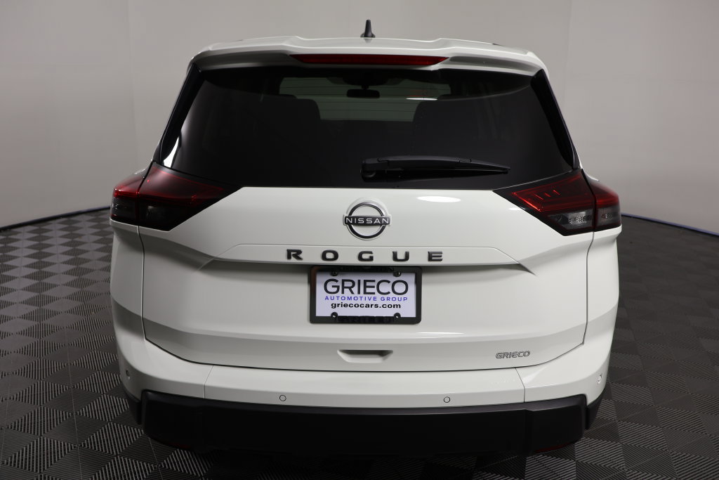 Used 2026 Nissan Rogue S FWD image 7