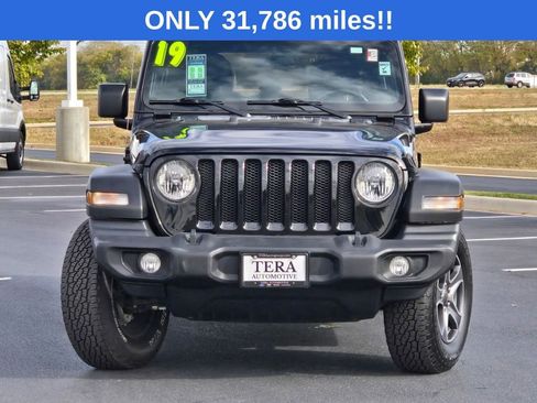 Used 2019 Jeep Wrangler Unlimited Sport S image 2