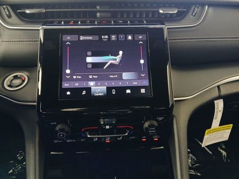 New 2026 Jeep Grand Cherokee Laredo image 4