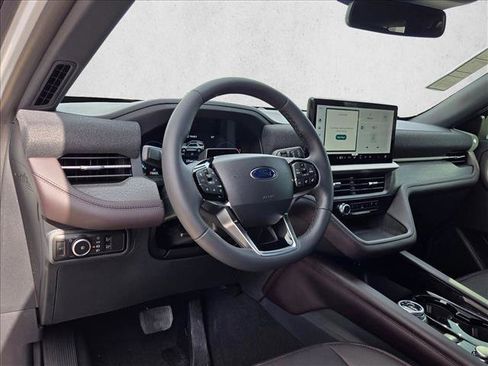 New 2026 Ford Explorer Platinum image 3