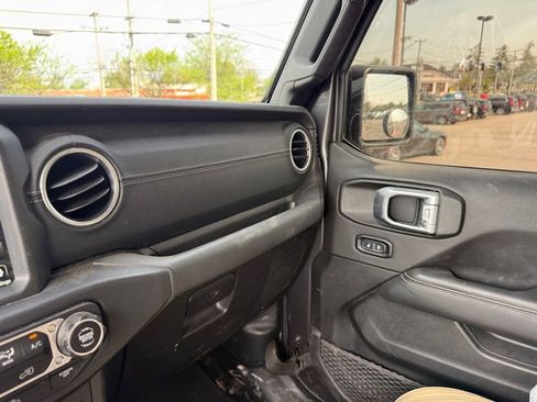 Used 2021 Jeep Gladiator Overland w/ Popular Equipment Package image 24