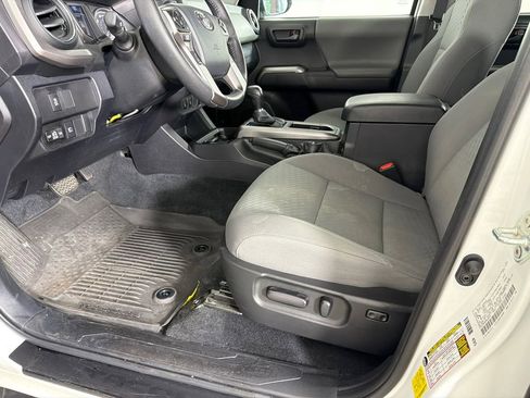 Used 2023 Toyota Tacoma SR5 w/ Technology Package AWD/4WD image 9