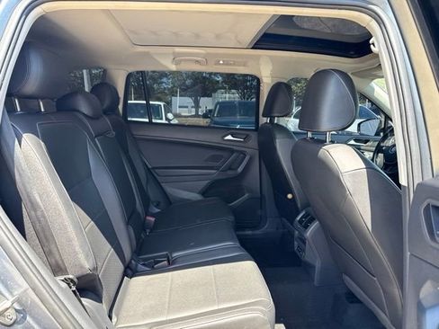 Used 2019 Volkswagen Tiguan SEL R-Line AWD/4WD image 13