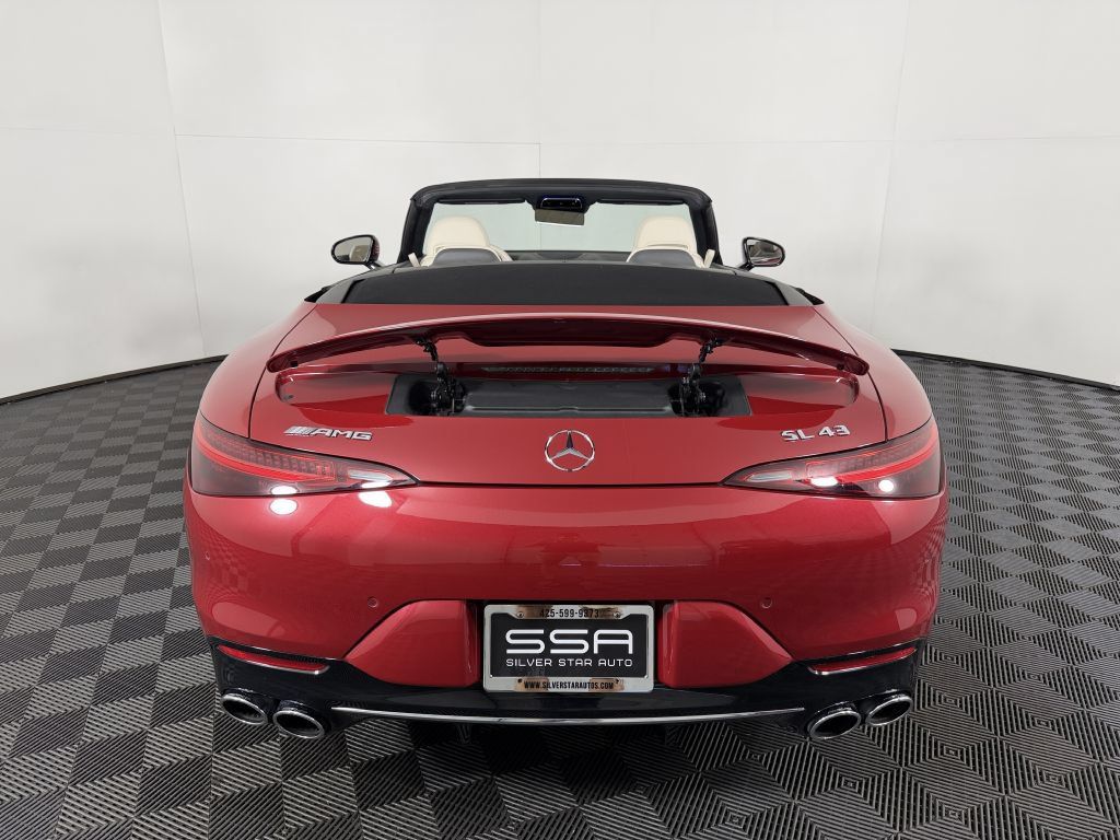 Used 2024 Mercedes-Benz SL 43 AMG image 30