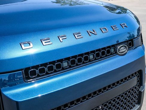 New 2026 Land Rover Defender 110 AWD/4WD image 15