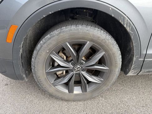 Used 2022 Volkswagen Tiguan SE AWD/4WD image 15