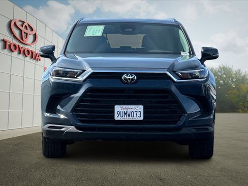 Certified 2025 Toyota Grand Highlander FWD image 8
