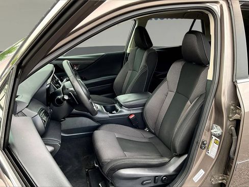 Used 2024 Subaru Outback Premium AWD/4WD image 24