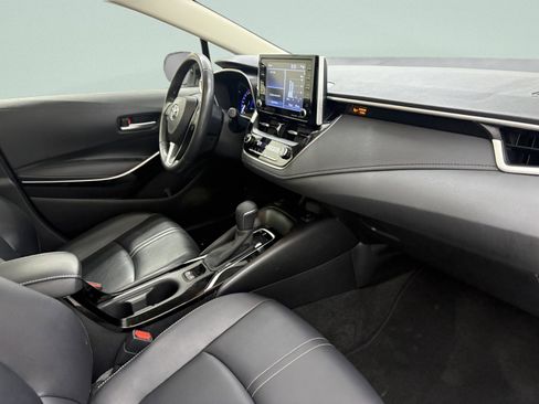 Used 2022 Toyota Corolla XLE FWD image 24