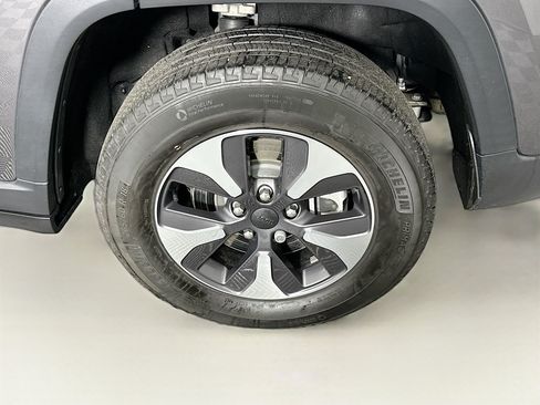 Used 2023 Jeep Grand Cherokee 4WD 4xe image 11