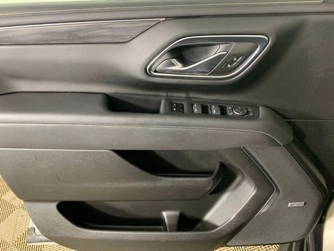 Used 2023 GMC Yukon SLT image 31