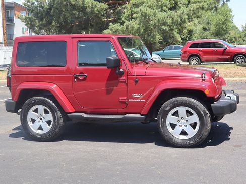 Used 2011 Jeep Wrangler Sahara AWD/4WD image 2