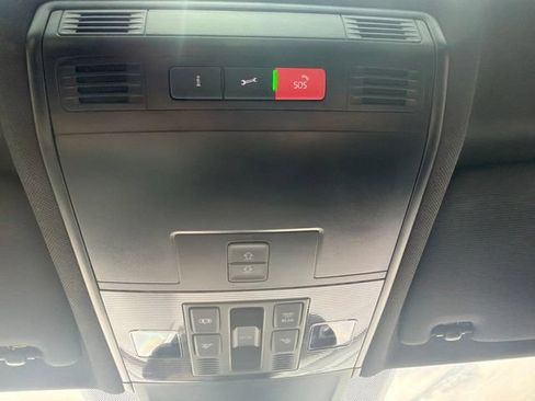 Used 2023 Volkswagen Tiguan SE R-Line FWD image 24