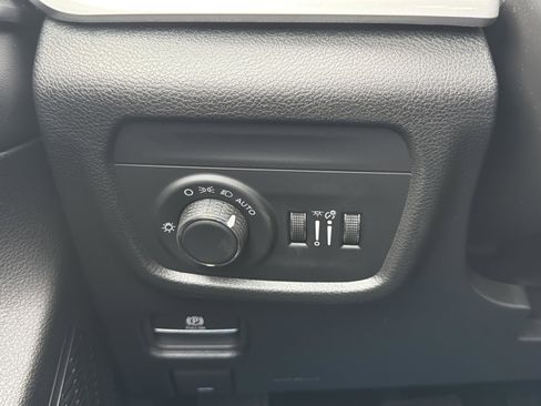 New 2026 Jeep Grand Cherokee L Laredo RWD image 17