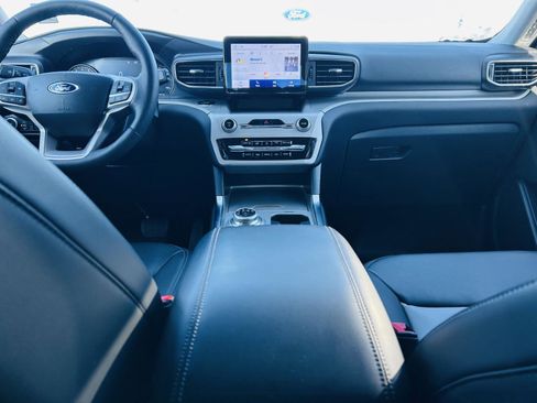 Used 2023 Ford Explorer XLT w/ Equipment Group 202A image 22