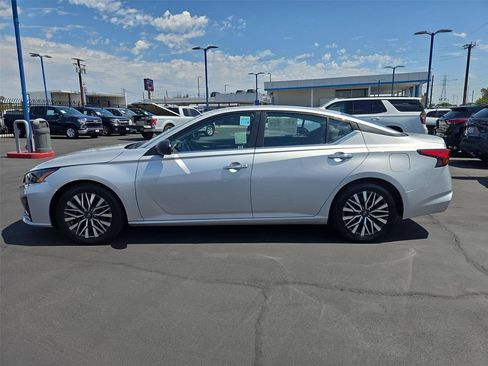 Used 2024 Nissan Altima 2.5 SV FWD image 32