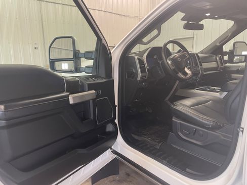 Used 2020 Ford F250 Lariat w/ Lariat Ultimate Package AWD/4WD image 8