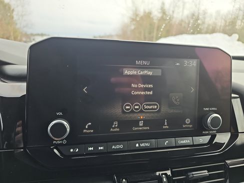 Certified 2025 Nissan Pathfinder SV image 26