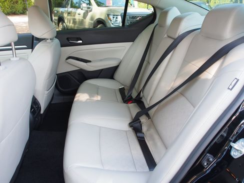 Used 2023 Nissan Altima 2.5 SL AWD/4WD image 18