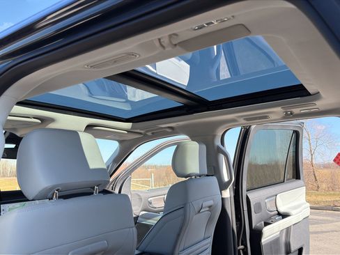 Certified 2025 Ford Expedition Max Platinum w/ Platinum Ultimate Package image 42