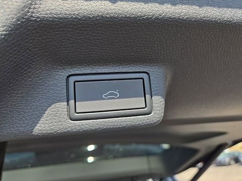 New 2025 Volkswagen ID. Buzz Pro S image 26