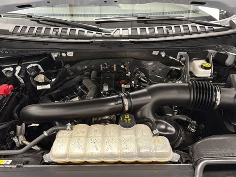 Used 2025 Ford Expedition Max Active AWD/4WD image 27