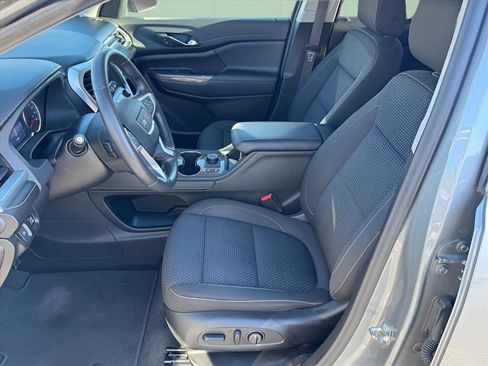 Used 2023 GMC Acadia SLE w/ Driver Convenience Package image 5