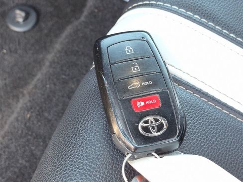 Used 2025 Toyota Camry SE FWD image 33