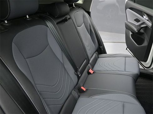 New 2025 Volkswagen Tiguan SE image 27