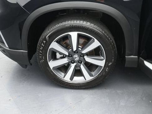 Used 2025 Honda Pilot Touring image 35