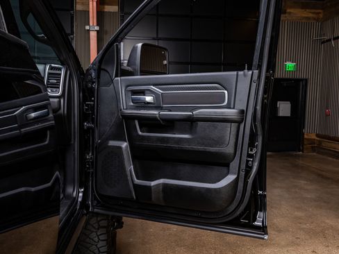 Used 2025 RAM 3500 Big Horn image 36