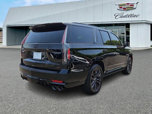 Used 2024 Cadillac Escalade V w/ LPO, ONYX Package AWD/4WD image 5