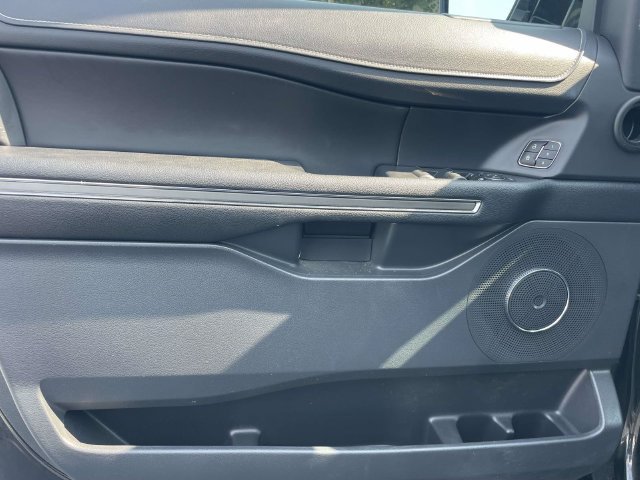 Used 2022 Ford Expedition XLT AWD/4WD image 17