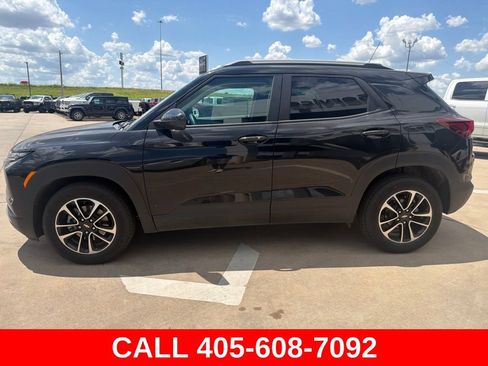Used 2024 Chevrolet TrailBlazer LT w/ Convenience Package FWD image 6