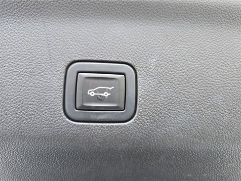 Used 2021 Chevrolet Tahoe Premier image 33