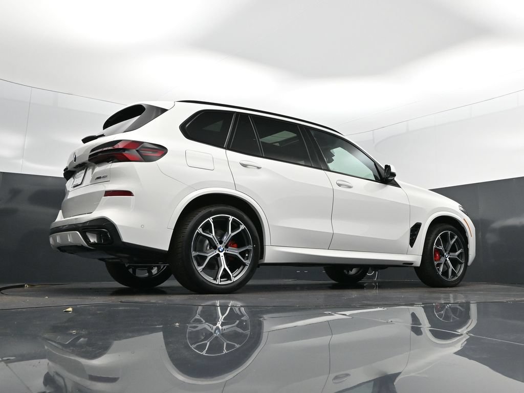 Used 2026 BMW X5 xDrive40i w/ M Sport Package AWD/4WD image 42